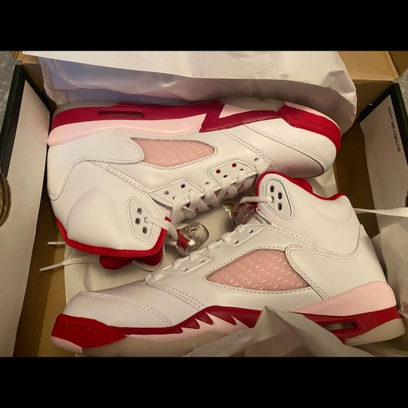 Amazon.com | Jordan 1 Mid Little Kids Jordan’s pink and white brand new size 7 kids.